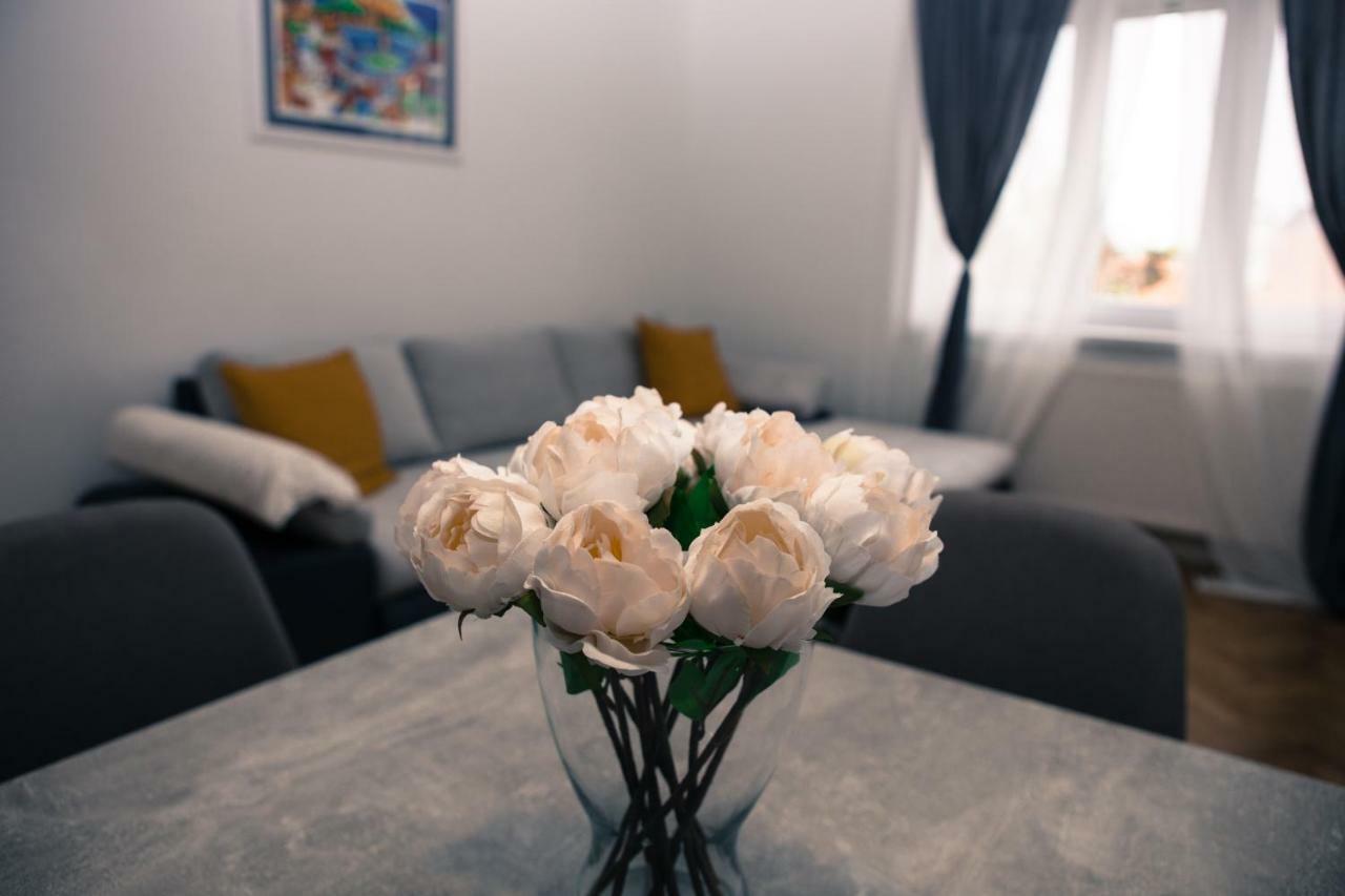 Deluxe Apartments ซาเกร็บ ภายนอก รูปภาพ