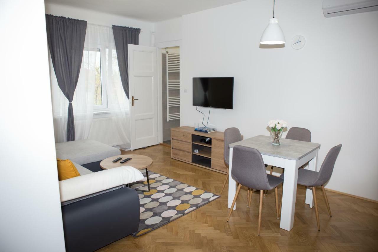 Deluxe Apartments ซาเกร็บ ภายนอก รูปภาพ