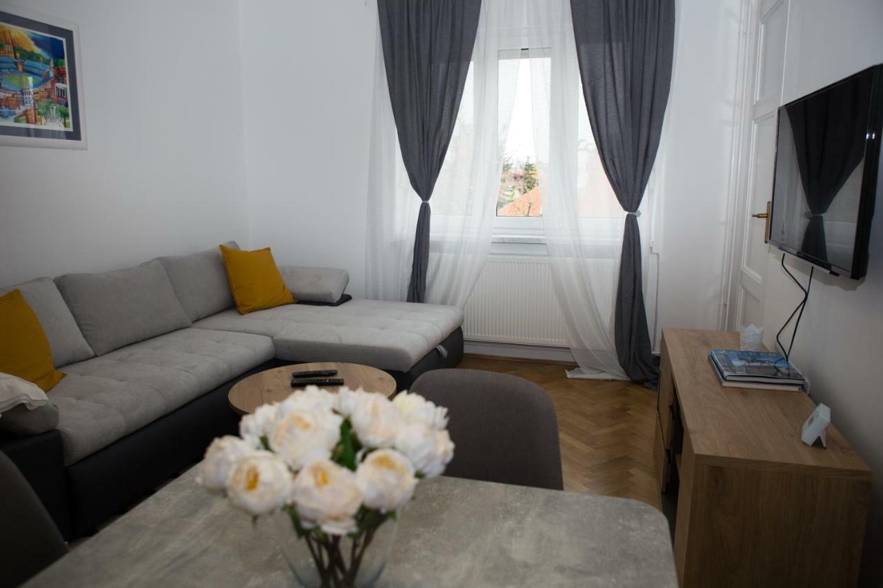 Deluxe Apartments ซาเกร็บ ภายนอก รูปภาพ