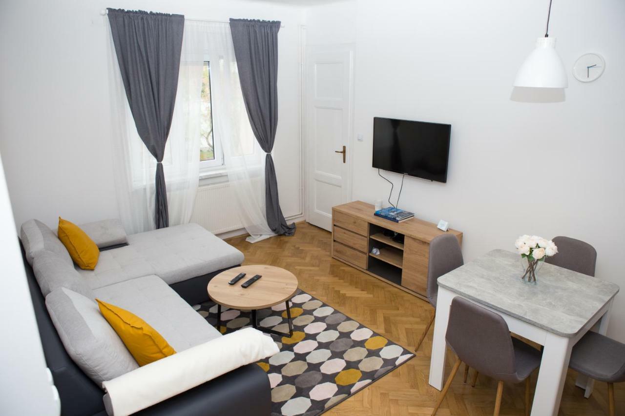 Deluxe Apartments ซาเกร็บ ภายนอก รูปภาพ