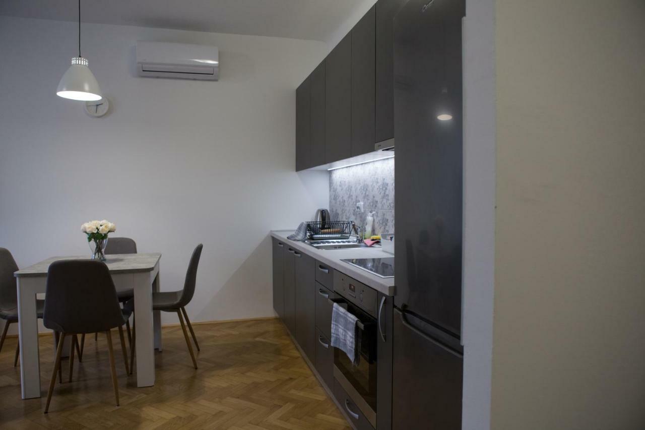 Deluxe Apartments ซาเกร็บ ภายนอก รูปภาพ