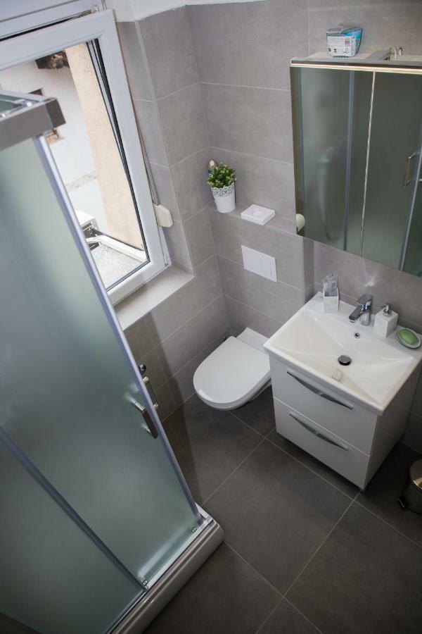 Deluxe Apartments ซาเกร็บ ภายนอก รูปภาพ