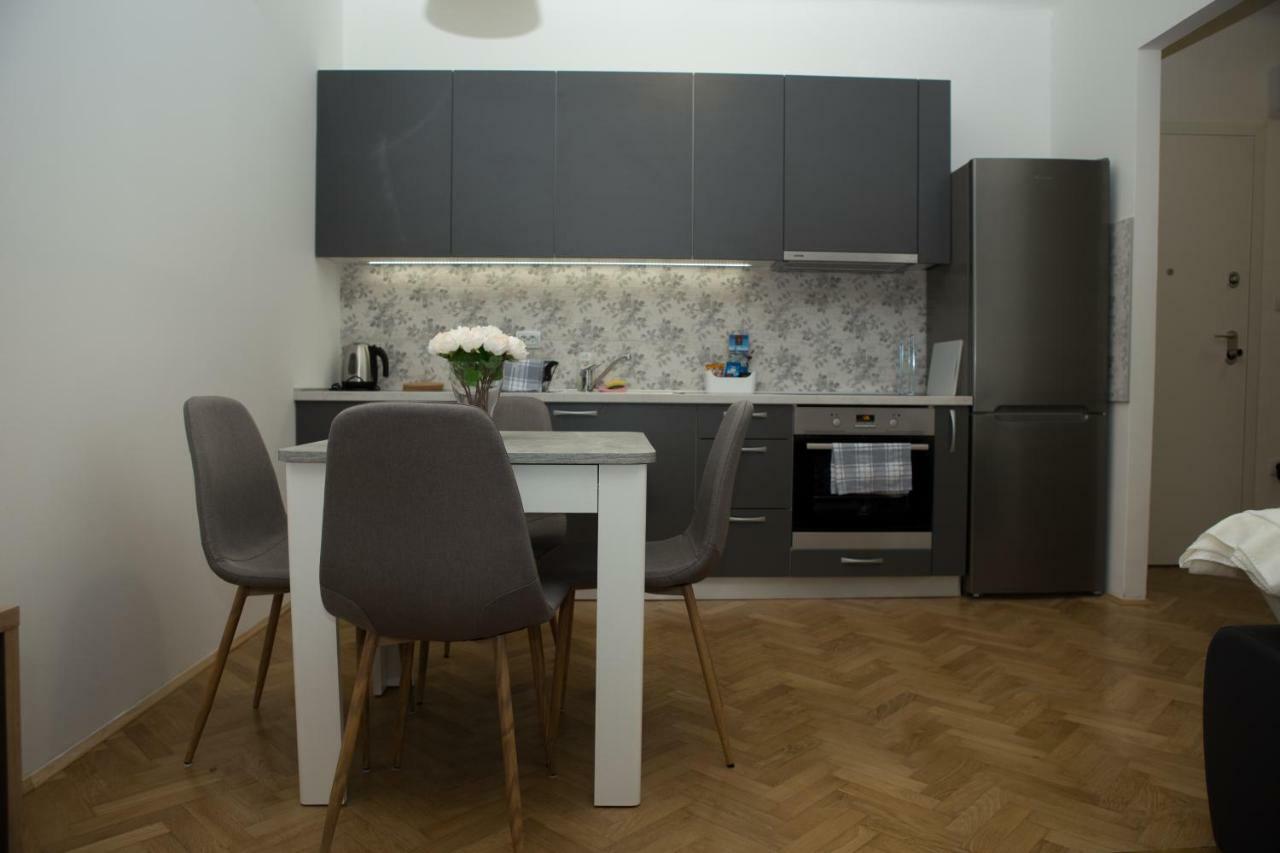 Deluxe Apartments ซาเกร็บ ภายนอก รูปภาพ