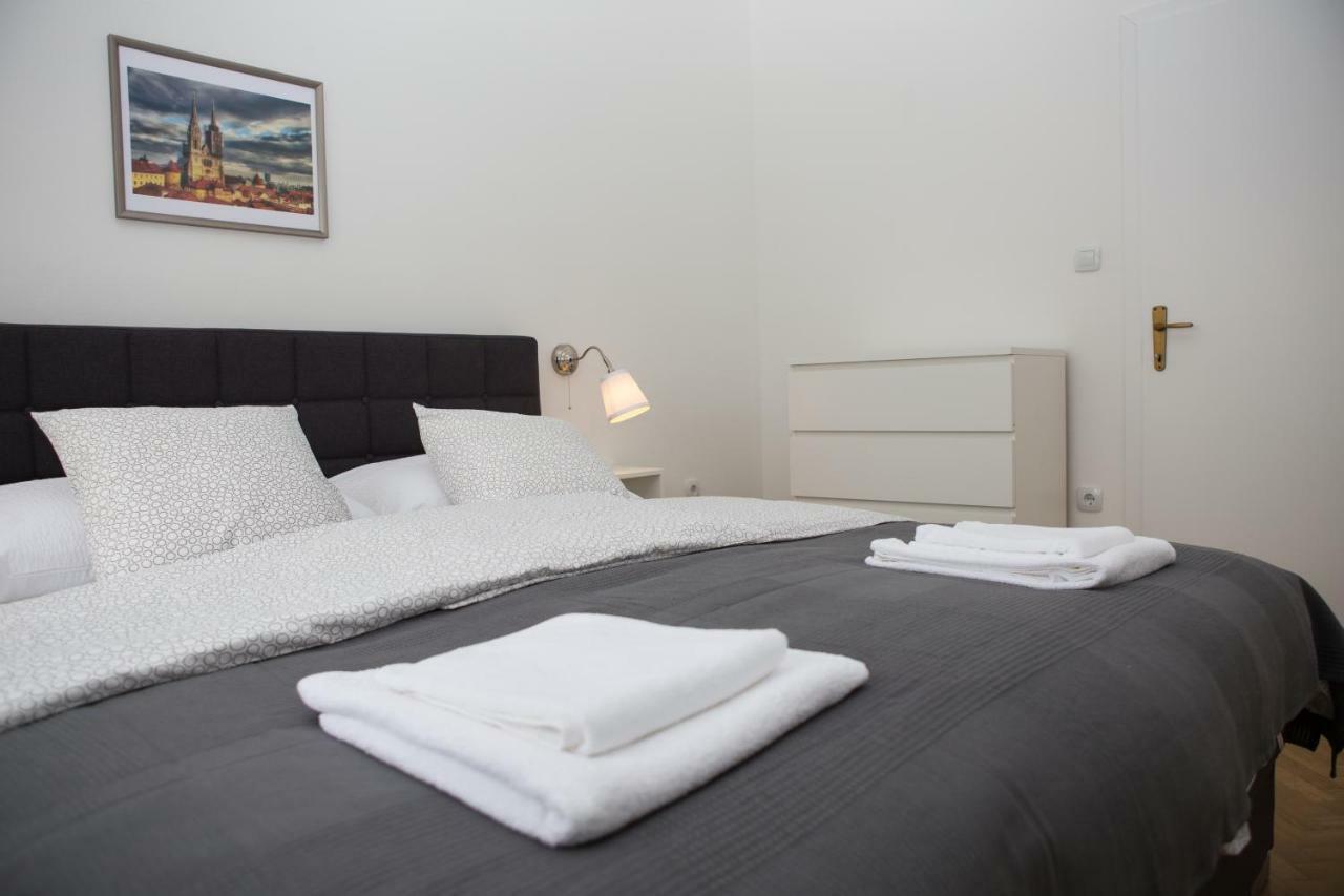 Deluxe Apartments ซาเกร็บ ภายนอก รูปภาพ