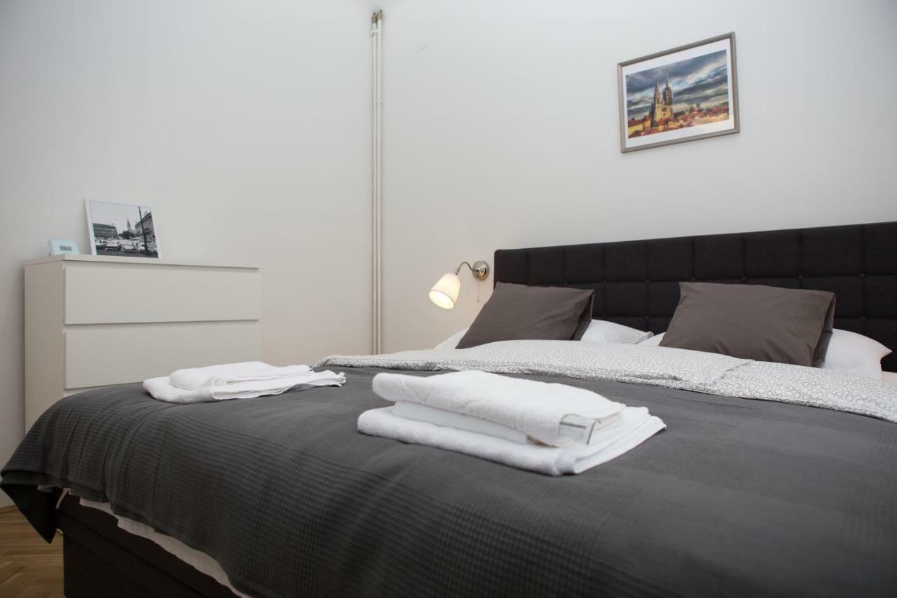 Deluxe Apartments ซาเกร็บ ภายนอก รูปภาพ