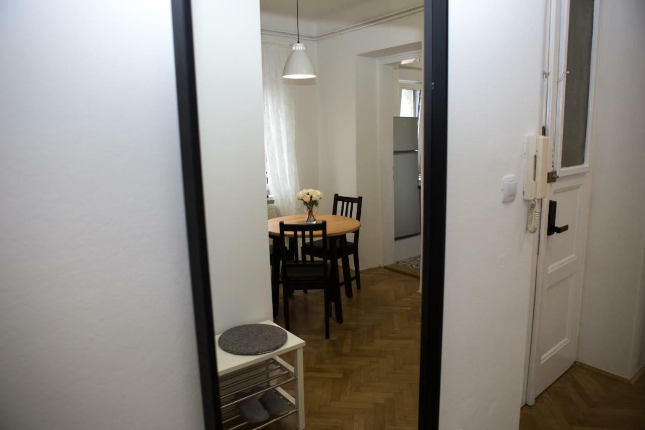 Deluxe Apartments ซาเกร็บ ภายนอก รูปภาพ