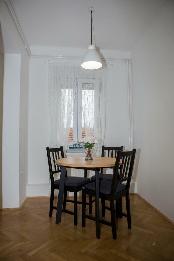 Deluxe Apartments ซาเกร็บ ภายนอก รูปภาพ